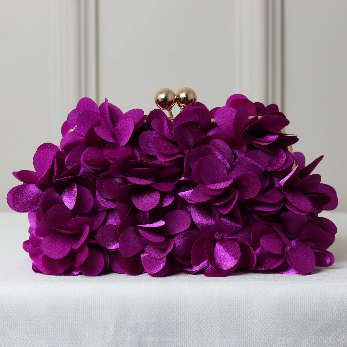 CLUTCH PÉTALAS/FLORES CETIM FECHO DUPLO