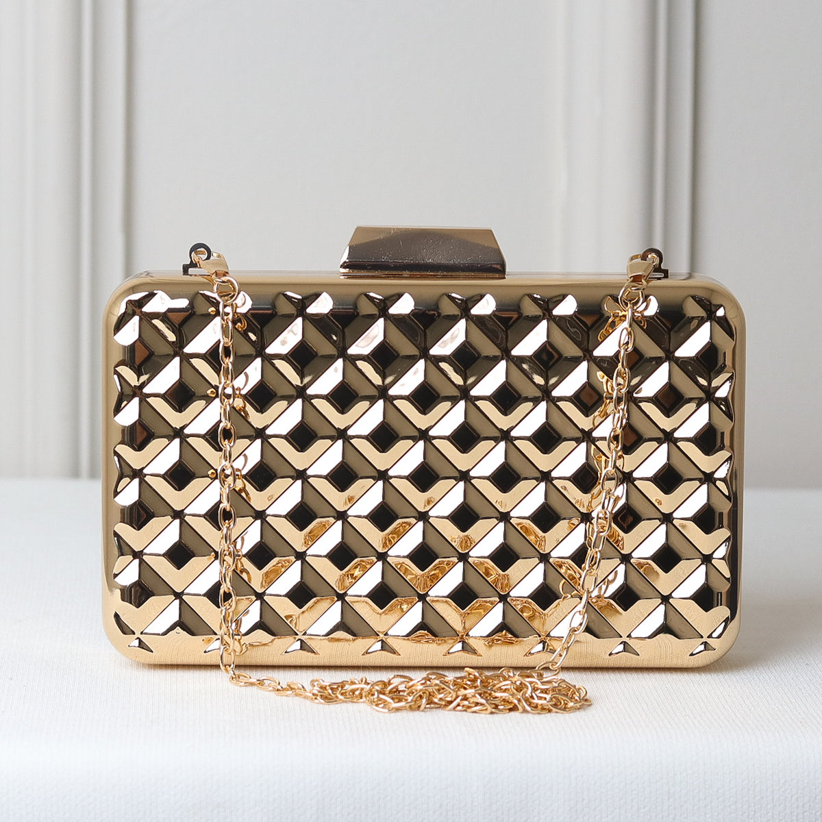 CLUTCH METALIZADA GEOMETRICA QUADRICULADA FORMATO RETANGULAR