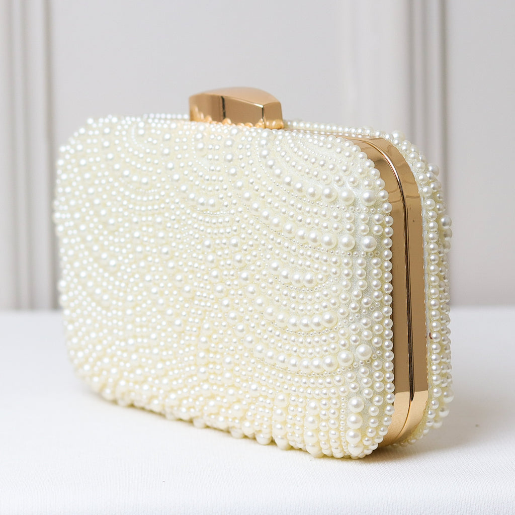 CLUTCH BRANCA PEROLAS ONDULADA RETANGULAR