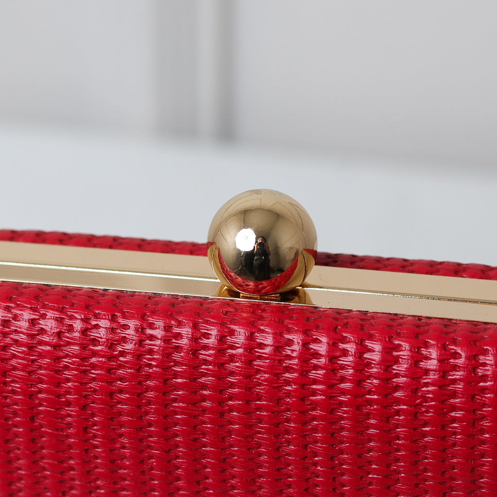 CLUTCH VERMELHA LISA TEXTURA PONTILHADA