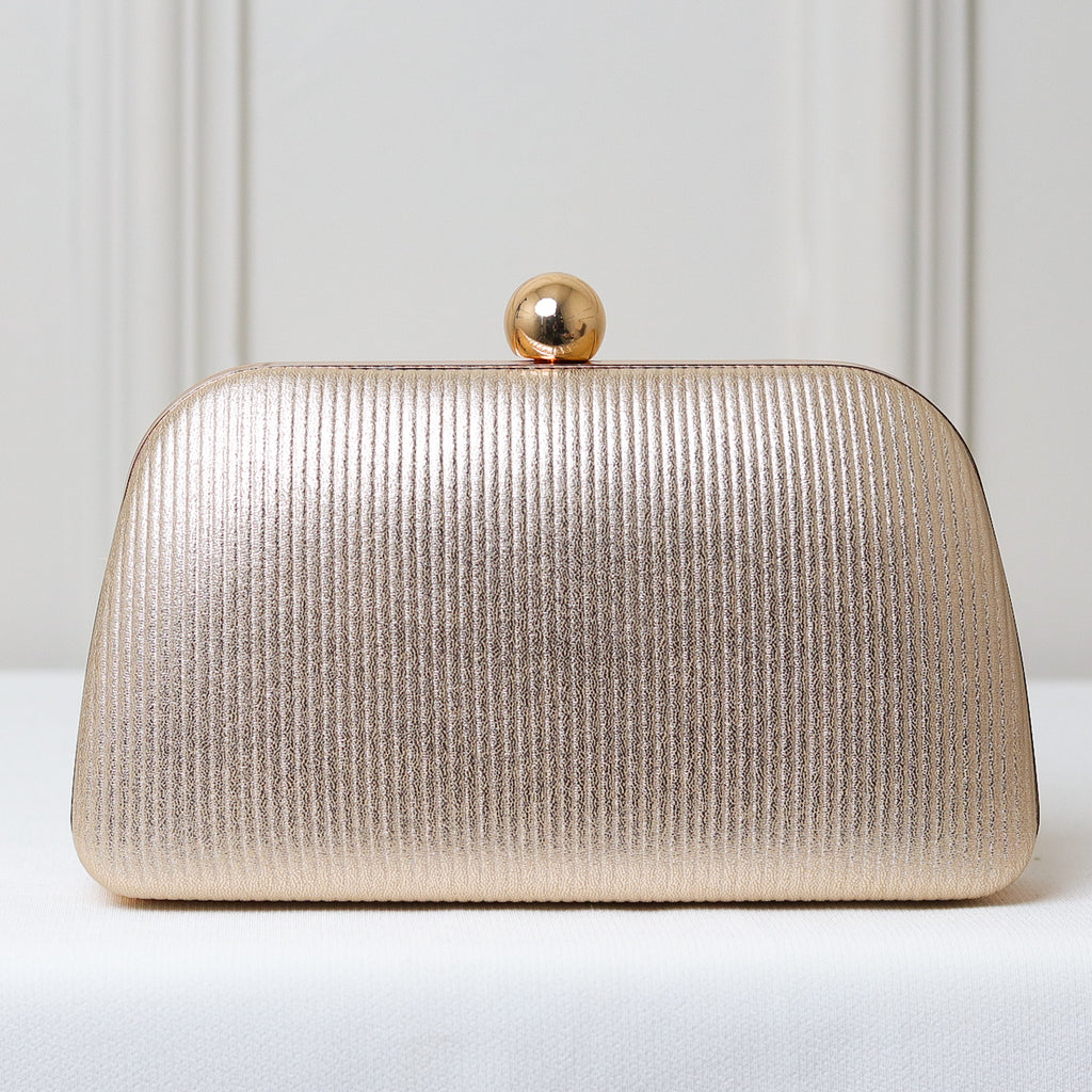 CLUTCH LISA TEXTURA FORMATO RETANGULAR PONTA ARREDONDADA