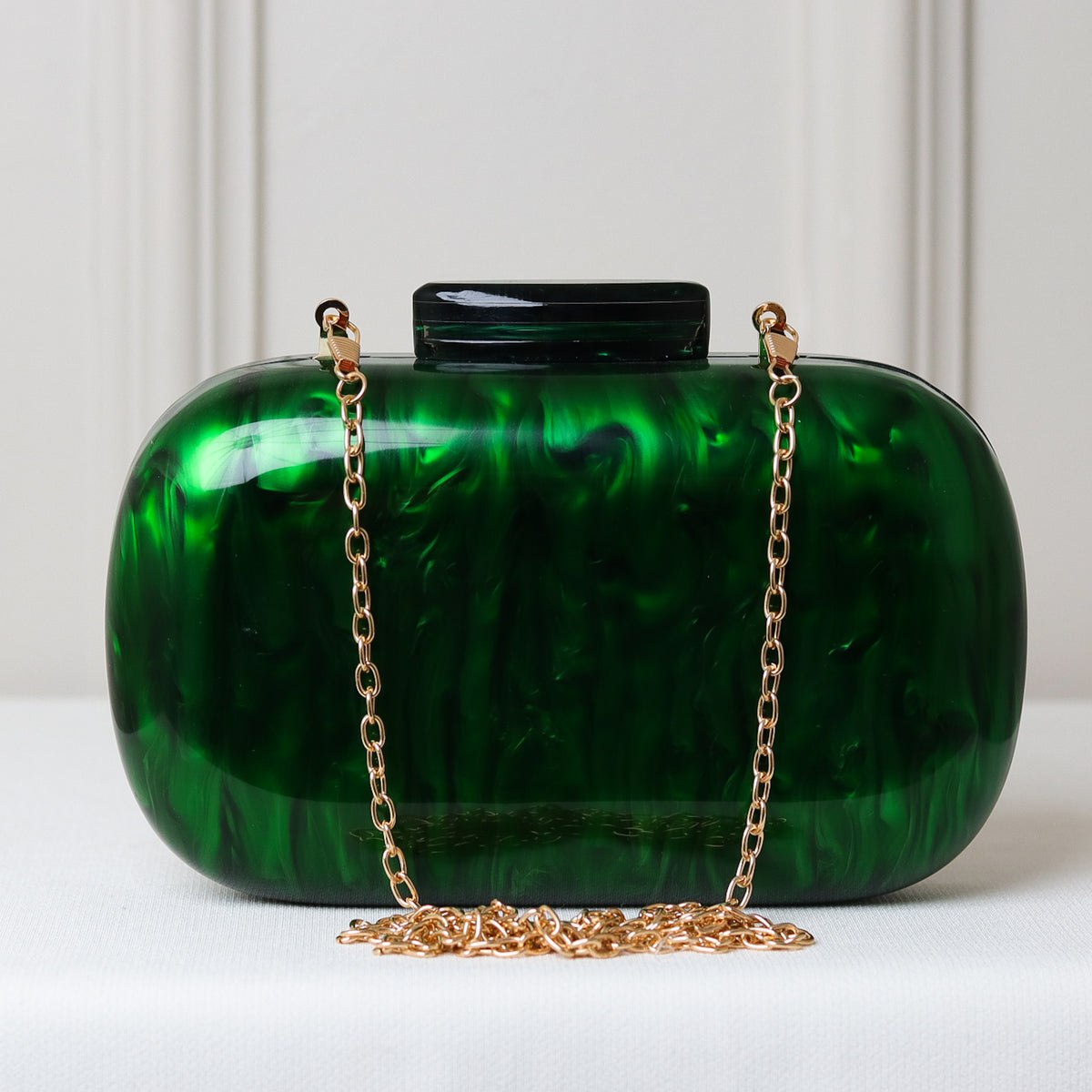 CLUTCH MADREPÉROLA ACRÍLICO IMITAÇÃO FECHO OVAL