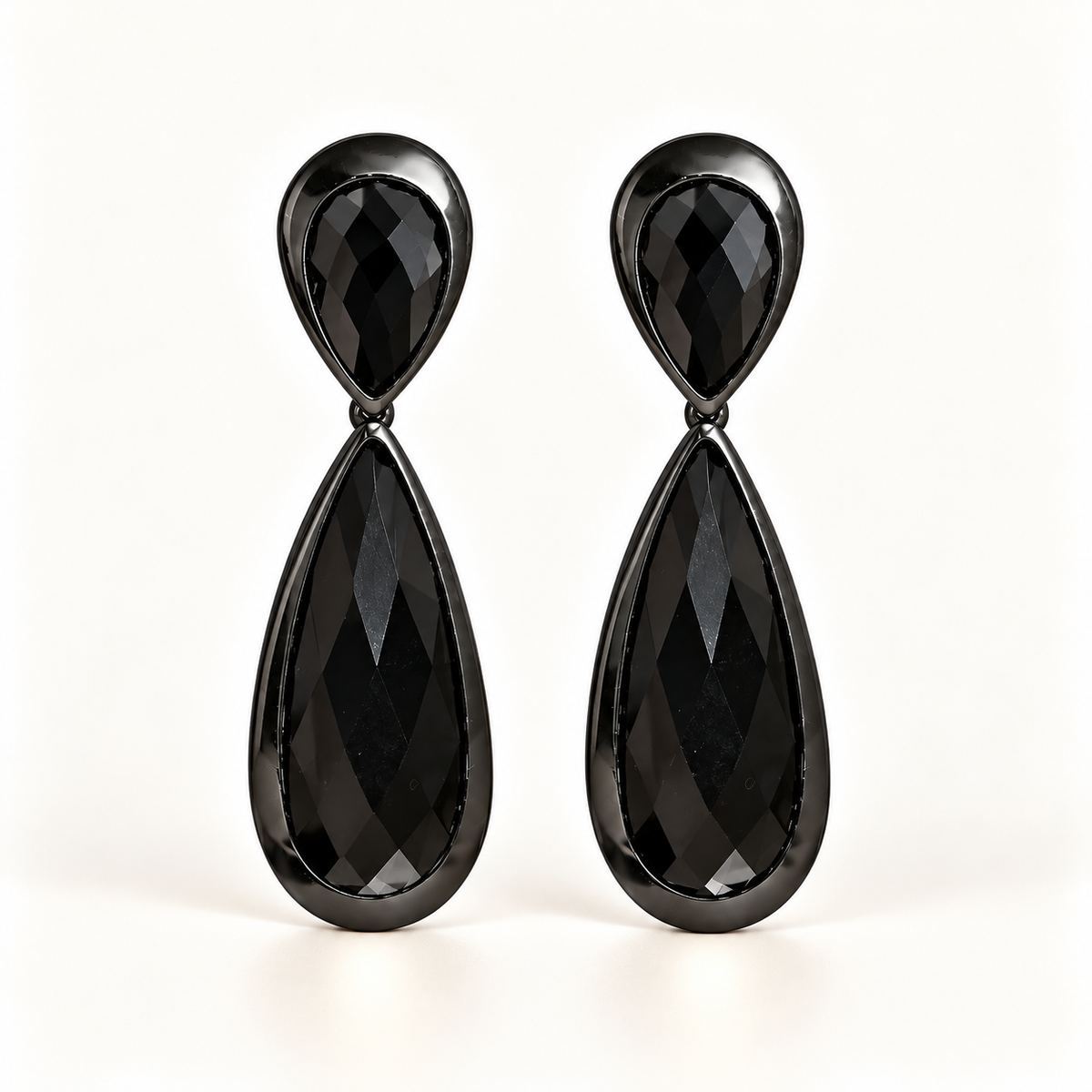 BRINCO FESTA PRETO CRISTAL LUXO GOTA