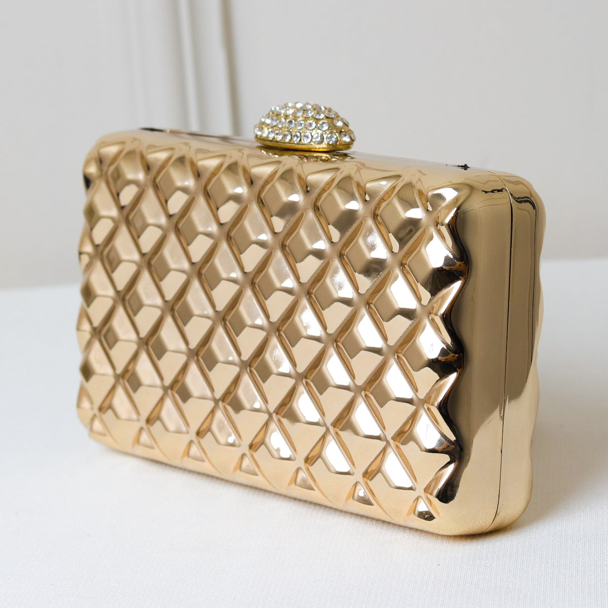 CLUTCH METALIZADA DOURADA GEOMETRICA QUADRICULADA FORMATO RETANGULAR