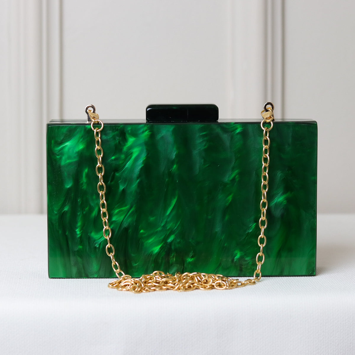 CLUTCH MADREPÉROLA RETANGULAR ACRÍLICO IMITAÇÃO FECHO RETANGULAR