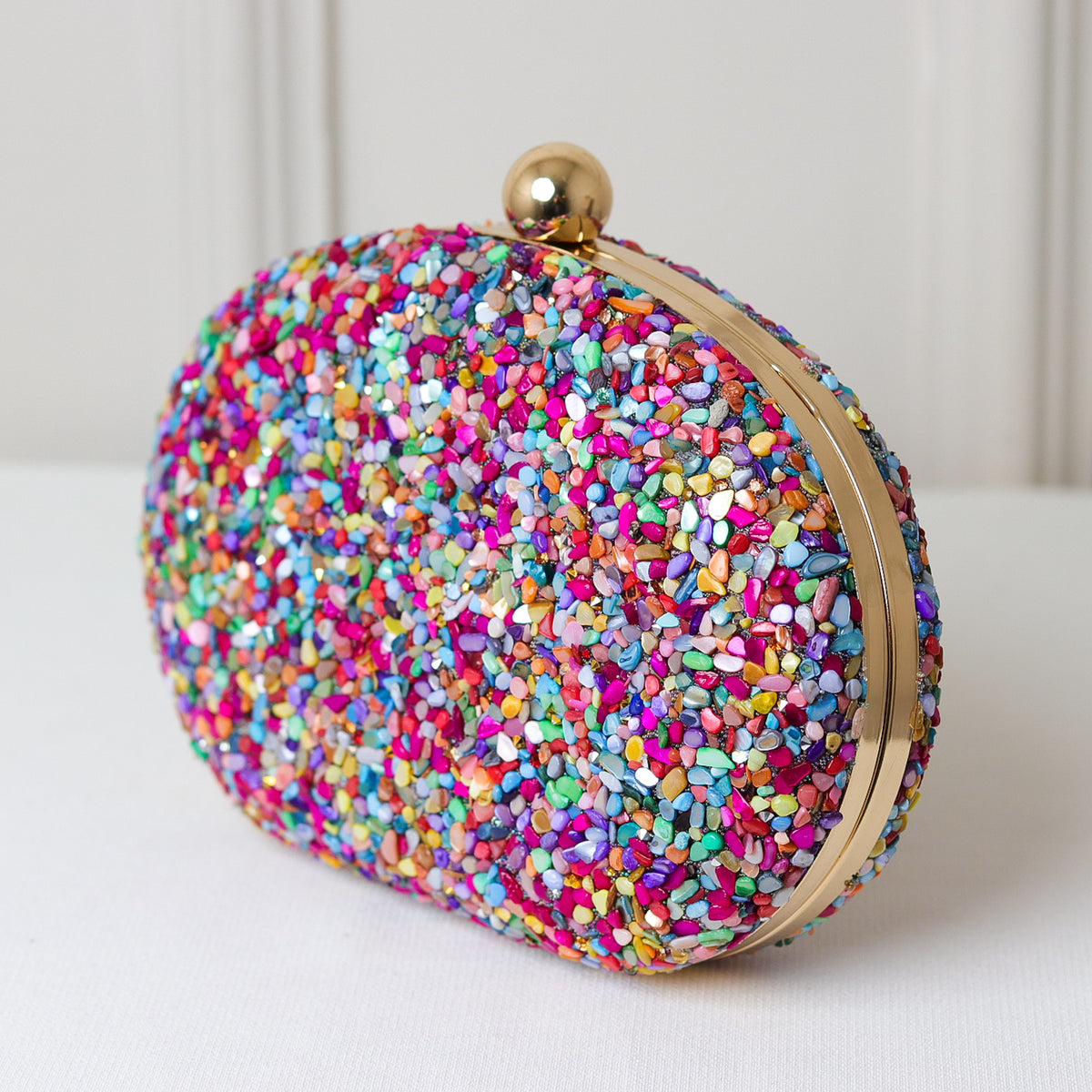 CLUTCH MULTICOLORIDA TEXTURA PEDRARIA BRILHANTE