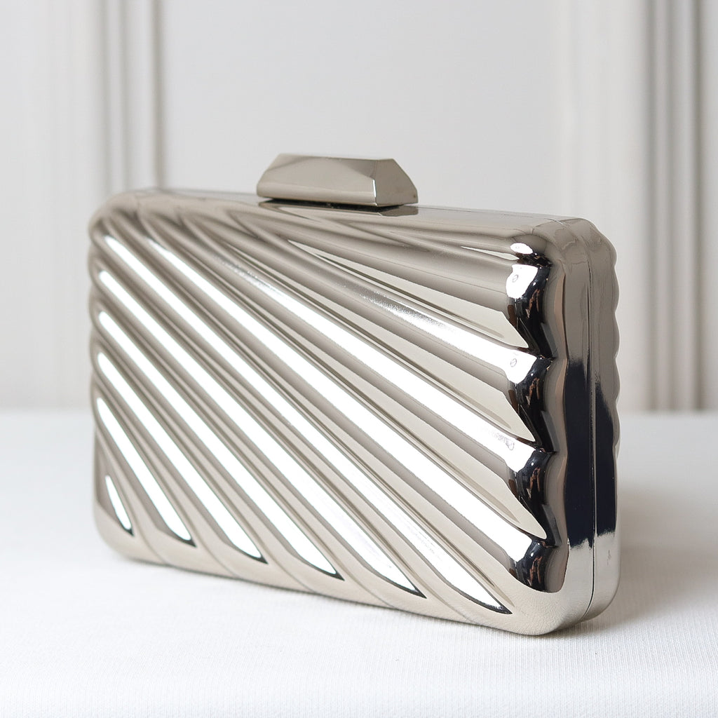 CLUTCH METALIZADA GEOMETRICA ONDULADA FORMATO RETANGULAR