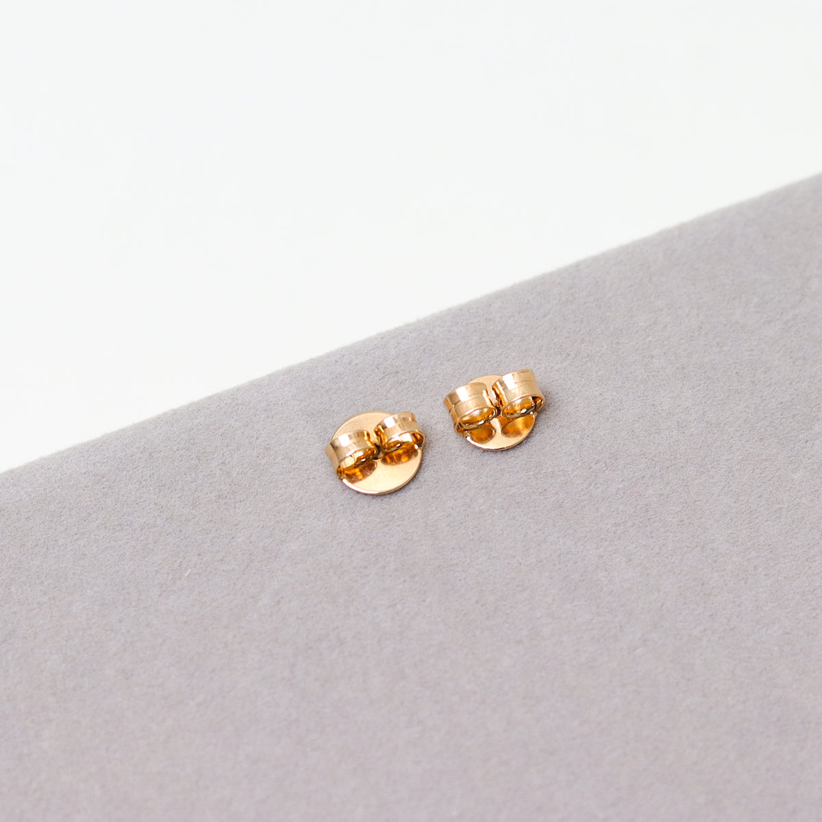 BRINCO FESTA DOURADO METALIZADO GOTA CRAVEJADO MICRO ZIRCÔNIA