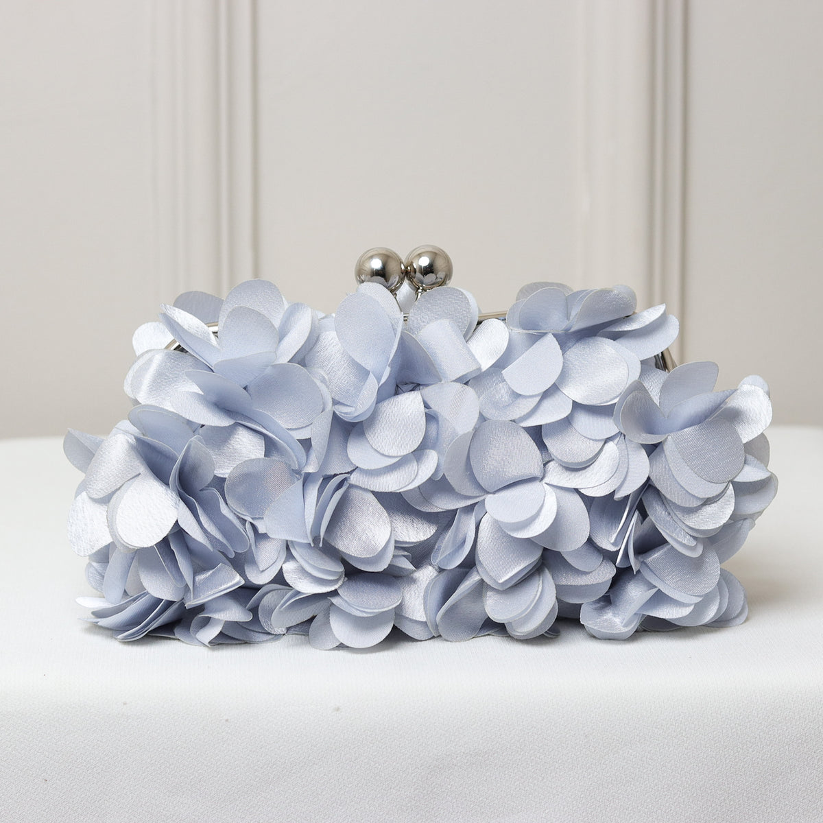 CLUTCH PÉTALAS/FLORES CETIM FECHO DUPLO