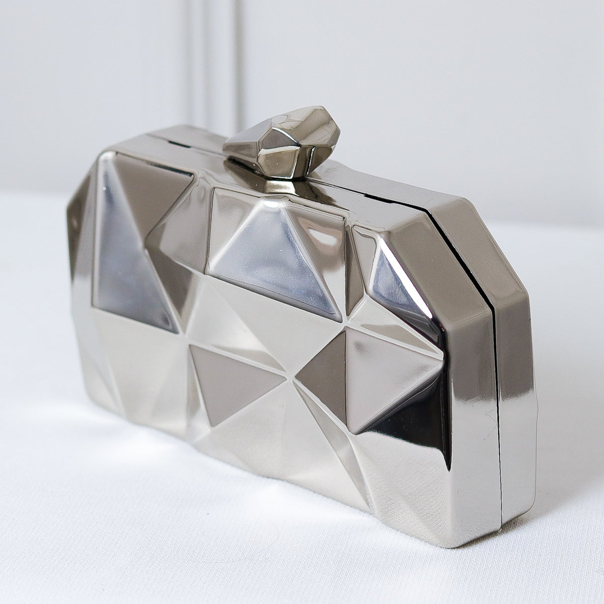 CLUTCH METALIZADA GEOMETRICA FORMATO RETANGULAR