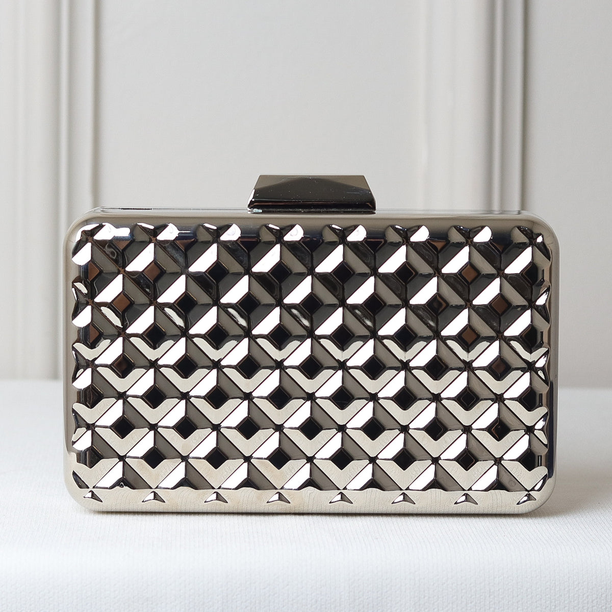 CLUTCH METALIZADA GEOMETRICA QUADRICULADA FORMATO RETANGULAR