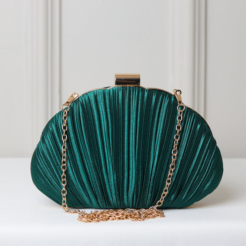 CLUTCH TECIDO CETIM PLISSADO FORMATO CONCHA