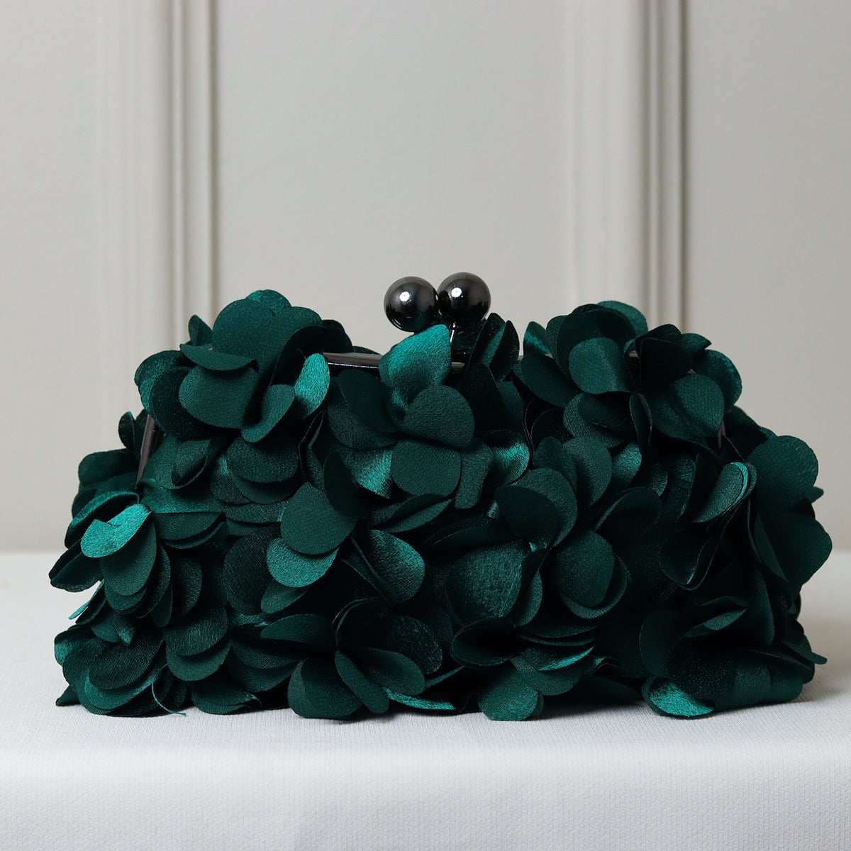 CLUTCH PÉTALAS/FLORES CETIM FECHO DUPLO