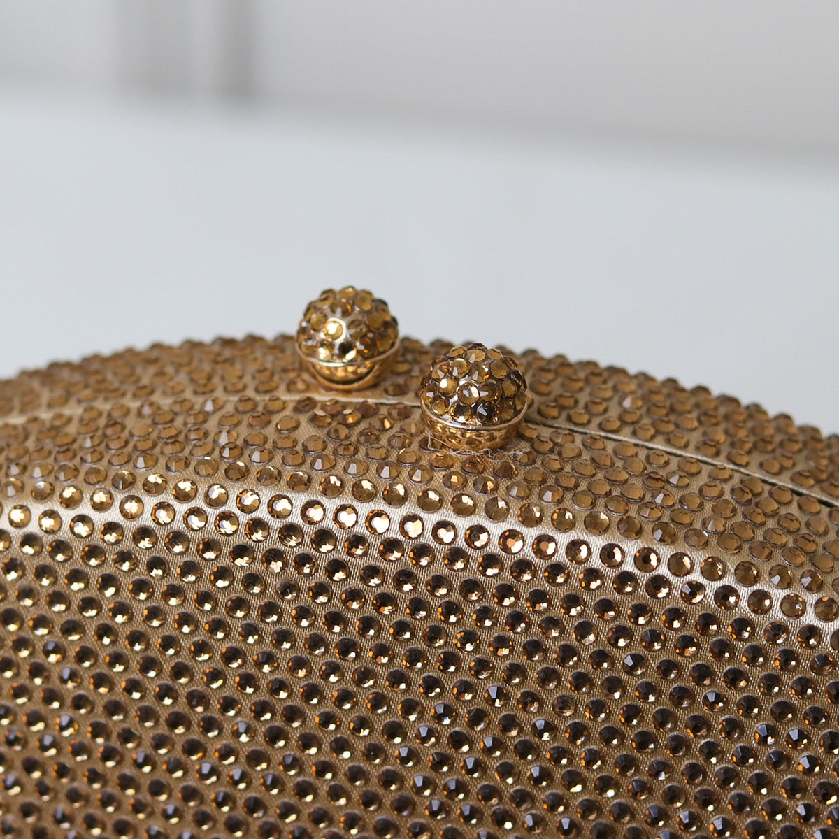 CLUTCH BRILHO STRASS FORMATO OVAL FECHO ESFERA DUPLA