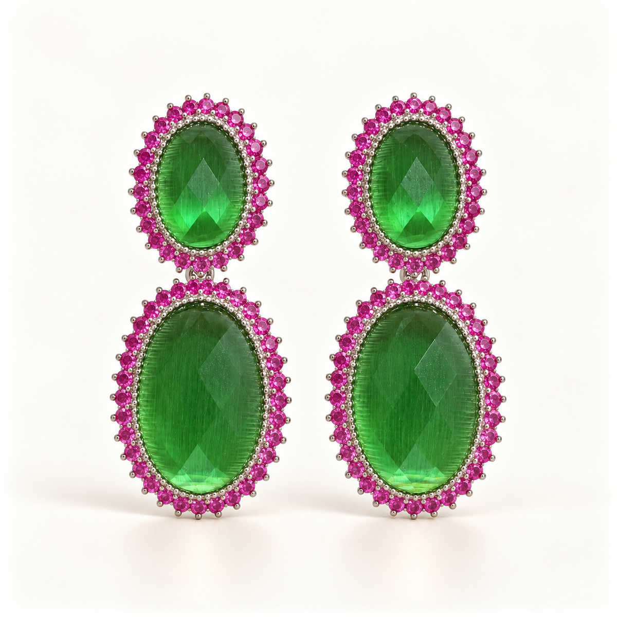 BRINCO FESTA VERDE CRISTAL CLARO LUXO OVAL CRAVEJADO