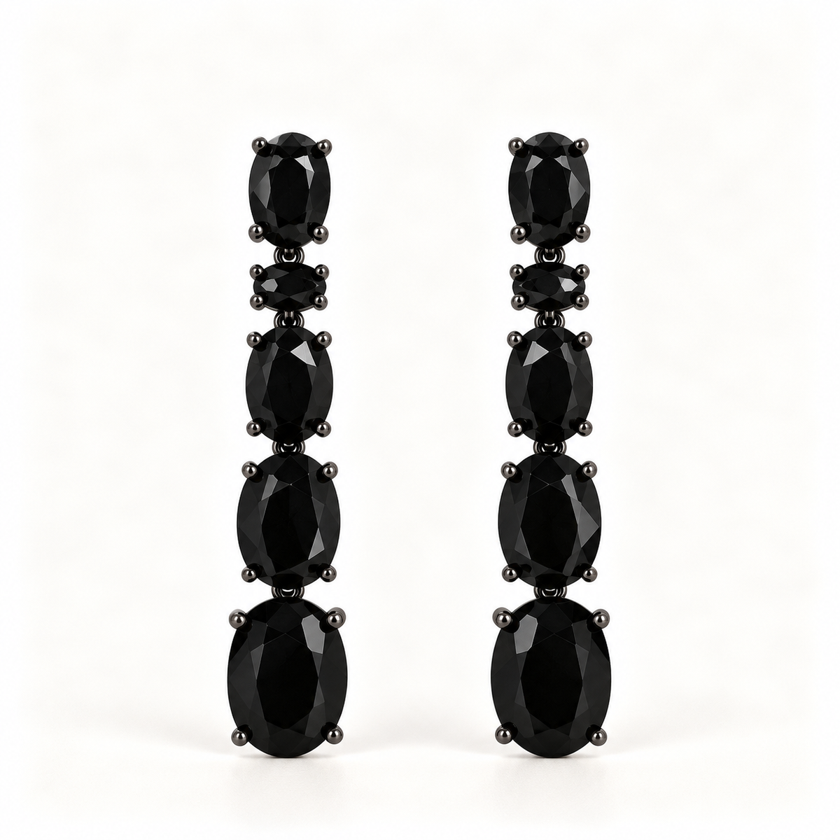 BRINCO FESTA PRETO LONGO ZIRCÔNIA OVAL CRAVEJADO