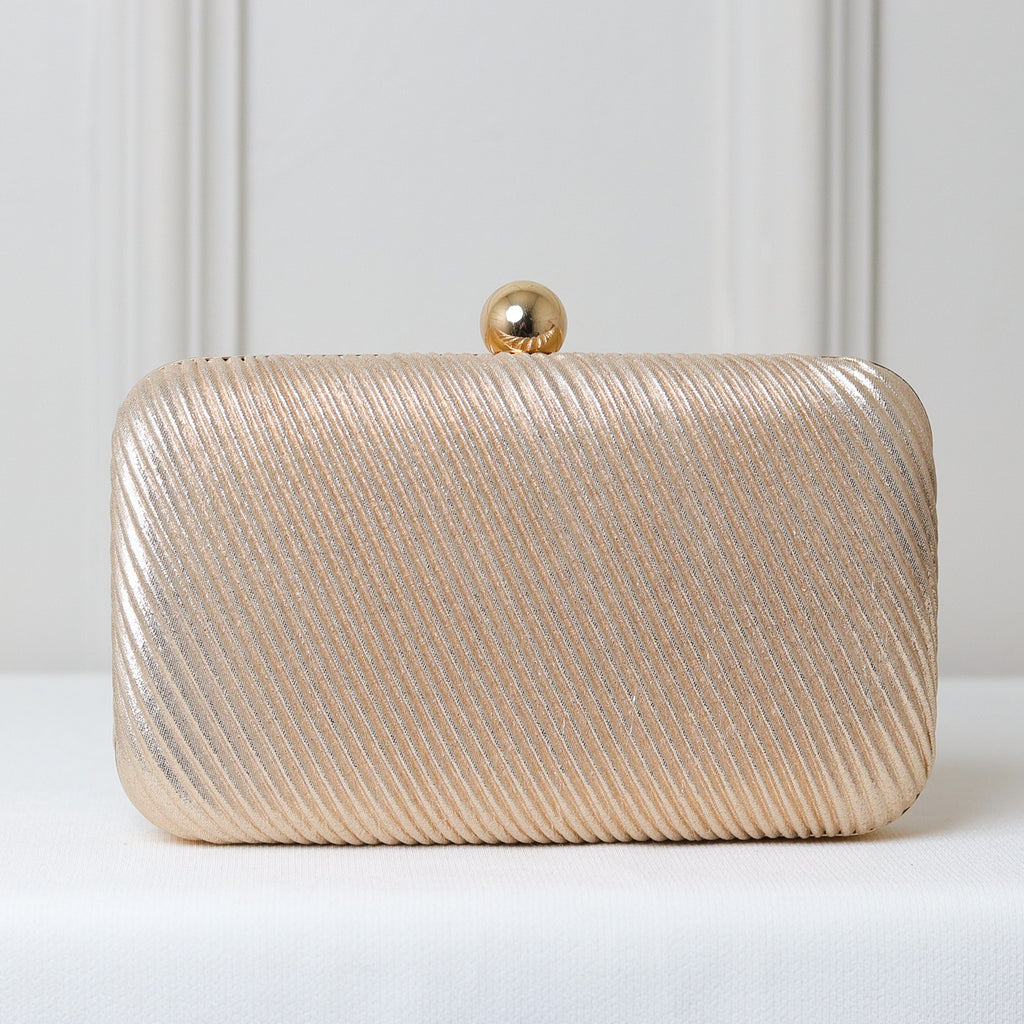 CLUTCH BRILHO TEXTURA LINHAS LADO FORMATO RETANGULAR FECHO ESFERA