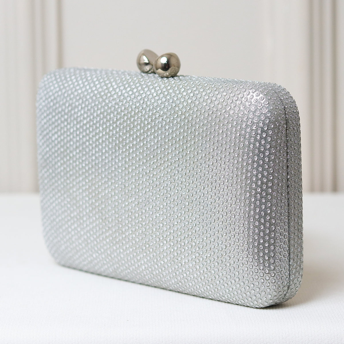 CLUTCH BRILHO FORMATO RETANGULAR FECHO MEIA ESFERA