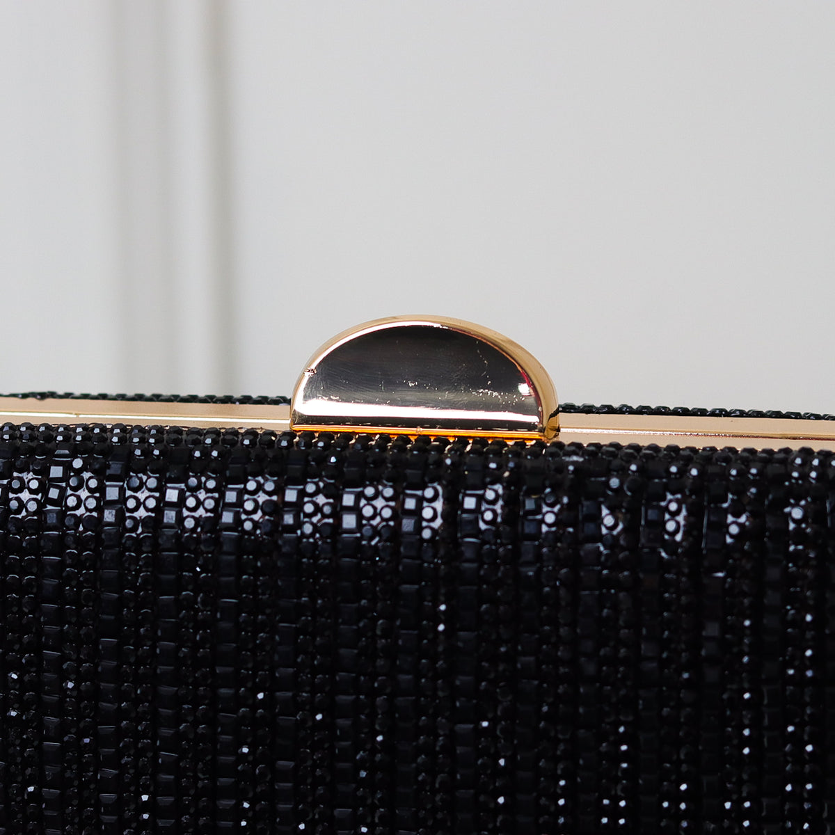 CLUTCH BRILHO STRASS FORMAS OVAL FECHO RETO