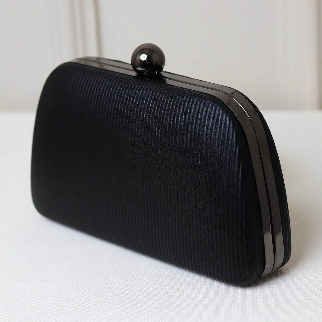 CLUTCH LISA TEXTURA FORMATO RETANGULAR PONTA ARREDONDADA