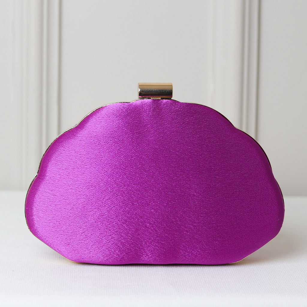 CLUTCH TECIDO CETIM PLISSADO FORMATO CONCHA