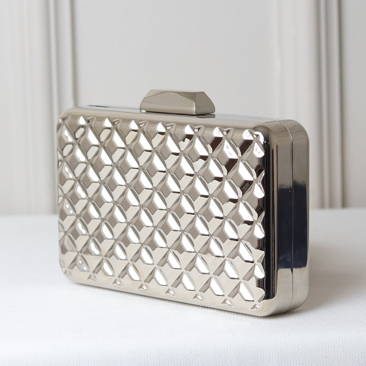 CLUTCH METALIZADA GEOMETRICA QUADRICULADA FORMATO RETANGULAR