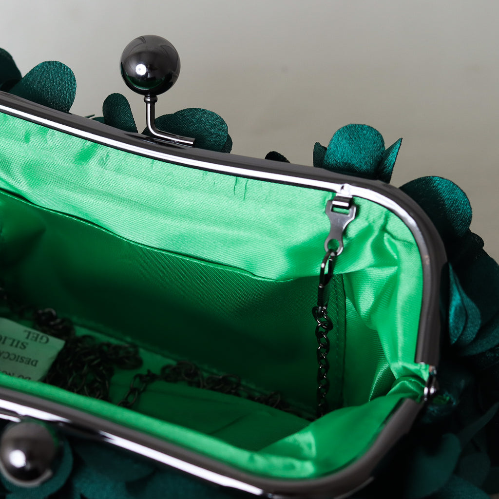 KIT FESTA: CLUTCH PÉTALA VERDE + BRINCO FESTA GOTA VERDE