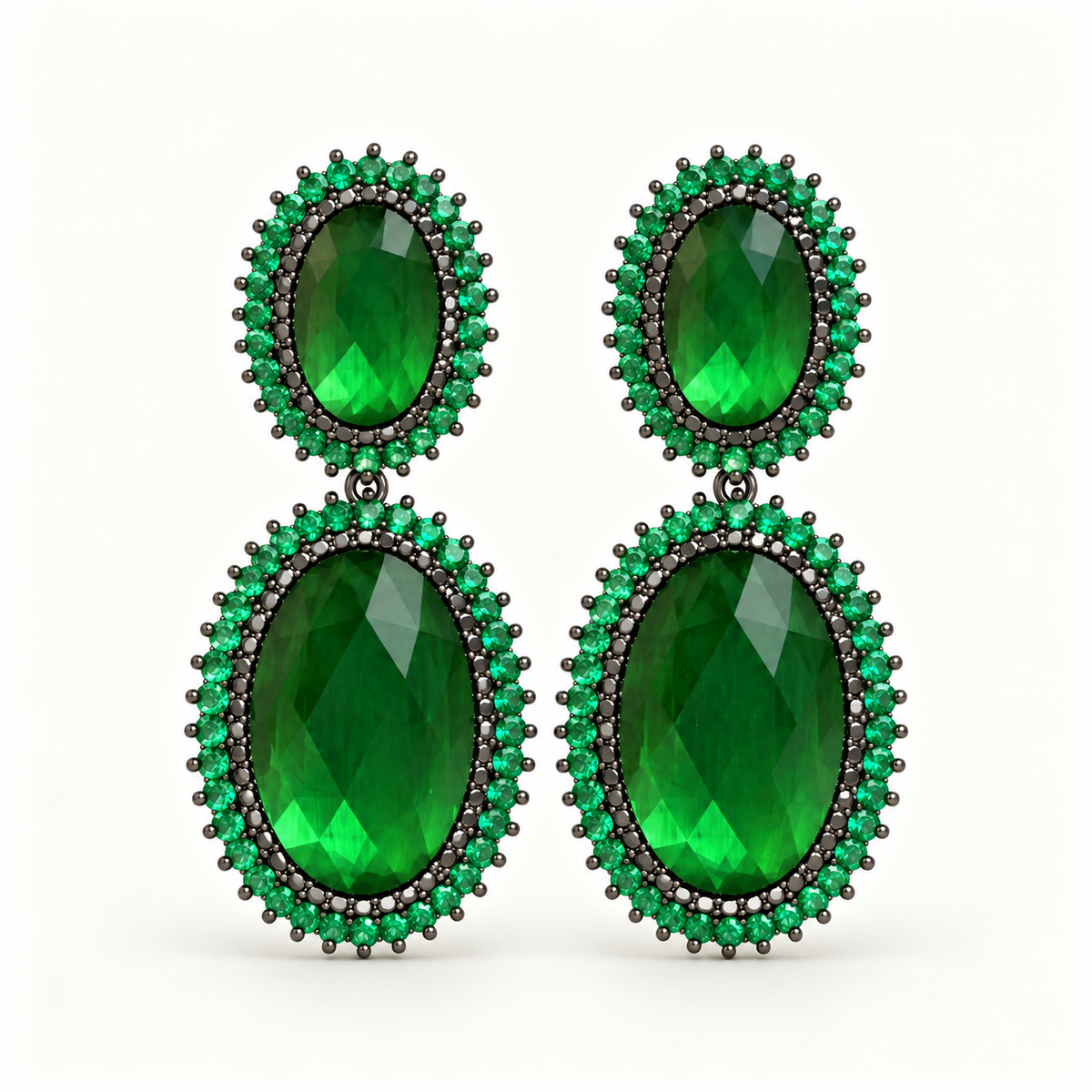 BRINCO FESTA VERDE CRISTAL LUXO CRAVEJADO FORMATO OVAL