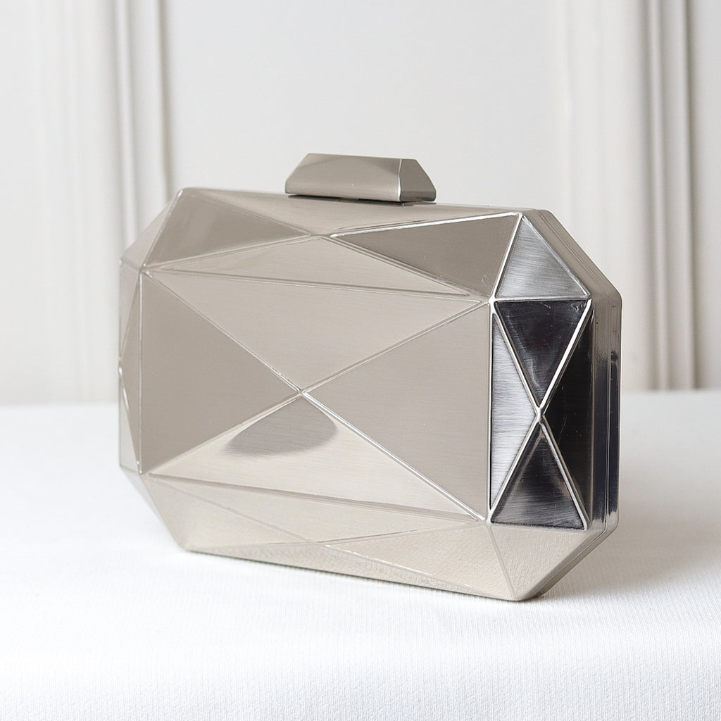 CLUTCH METALIZADA PONTA DETALHE GEOMÉTRICA RETANGULAR