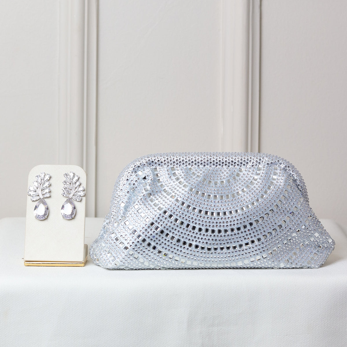 KIT FESTA: CLUTCH BRILHO PRATA + BRINCO FESTA PRATA