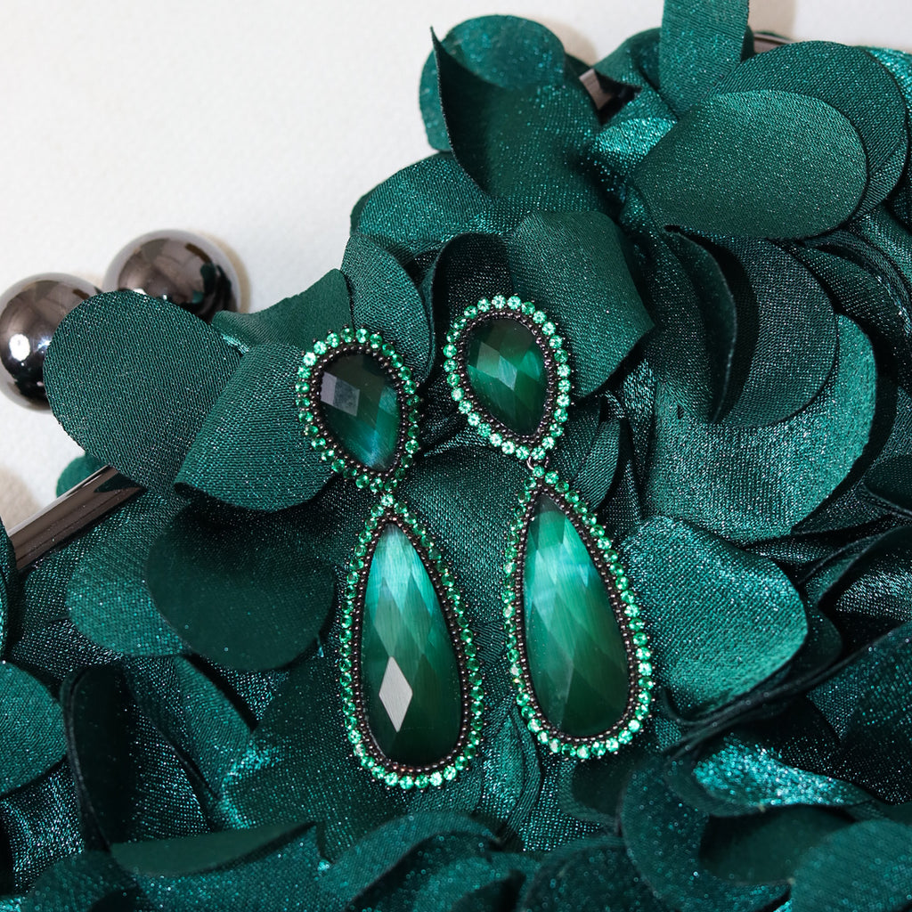 KIT FESTA: CLUTCH PÉTALA VERDE + BRINCO FESTA GOTA VERDE