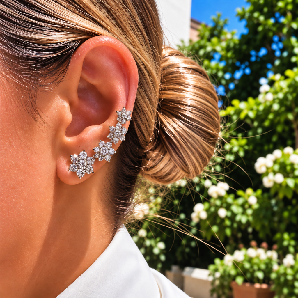 BRINCO EAR CUFF FLOR CRAVEJADO ENCAIXE ATRÁS