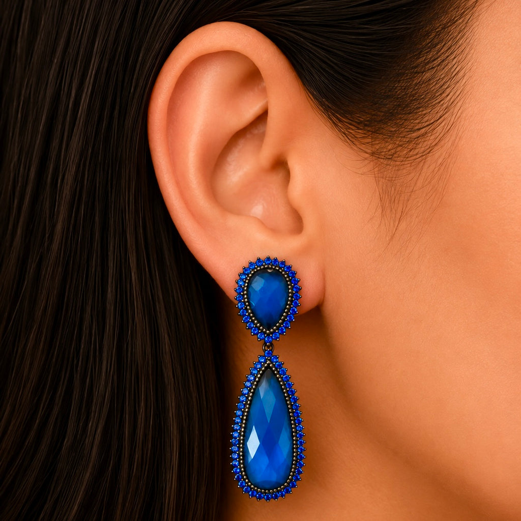BRINCO FESTA AZUL CRISTAL LUXO CRAVEJADO MICRO ZIRCÔNIA FORMATO GOTA