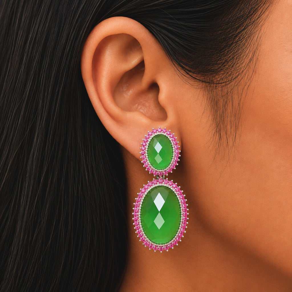 BRINCO FESTA VERDE CRISTAL CLARO LUXO FORMATO OVAL CRAVEJADO LADO ROSA