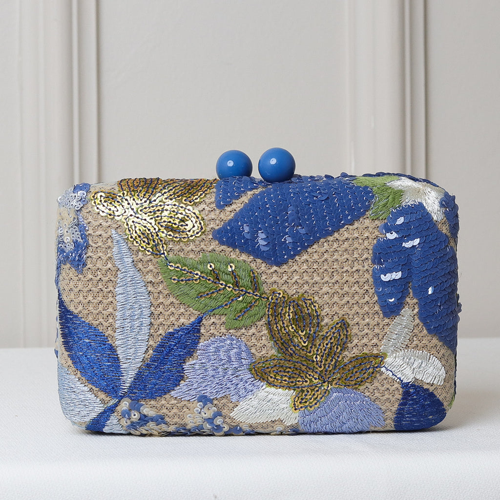 CLUTCH BORDADA FLORES  FECHO ESFERA DUPLA