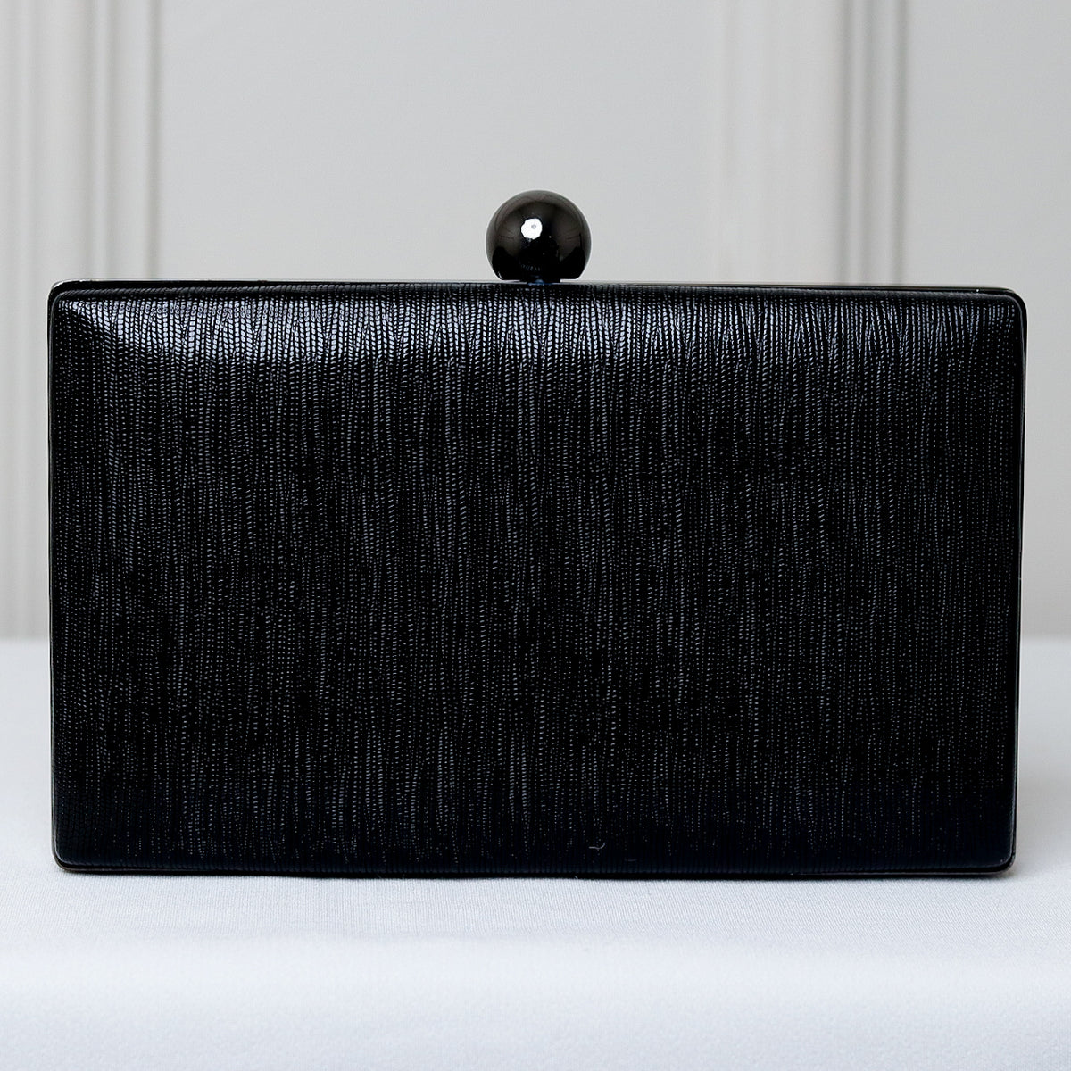 CLUTCH TEXTURA LINHAS FORMATO RETANGULAR FECHO ESFERA