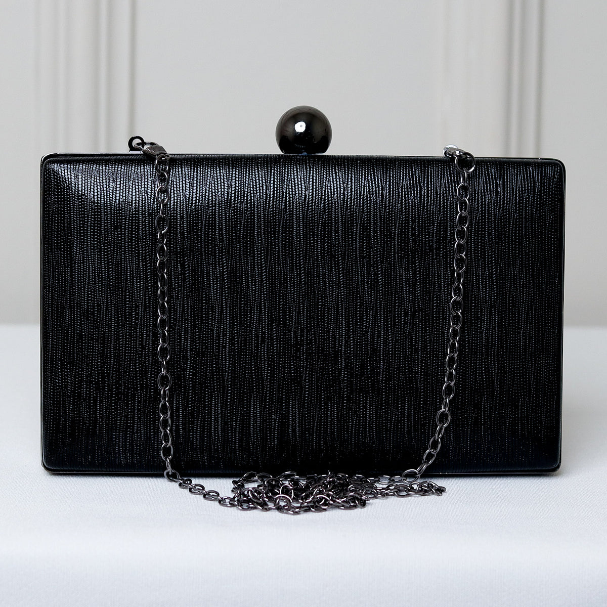 CLUTCH TEXTURA LINHAS FORMATO RETANGULAR FECHO ESFERA