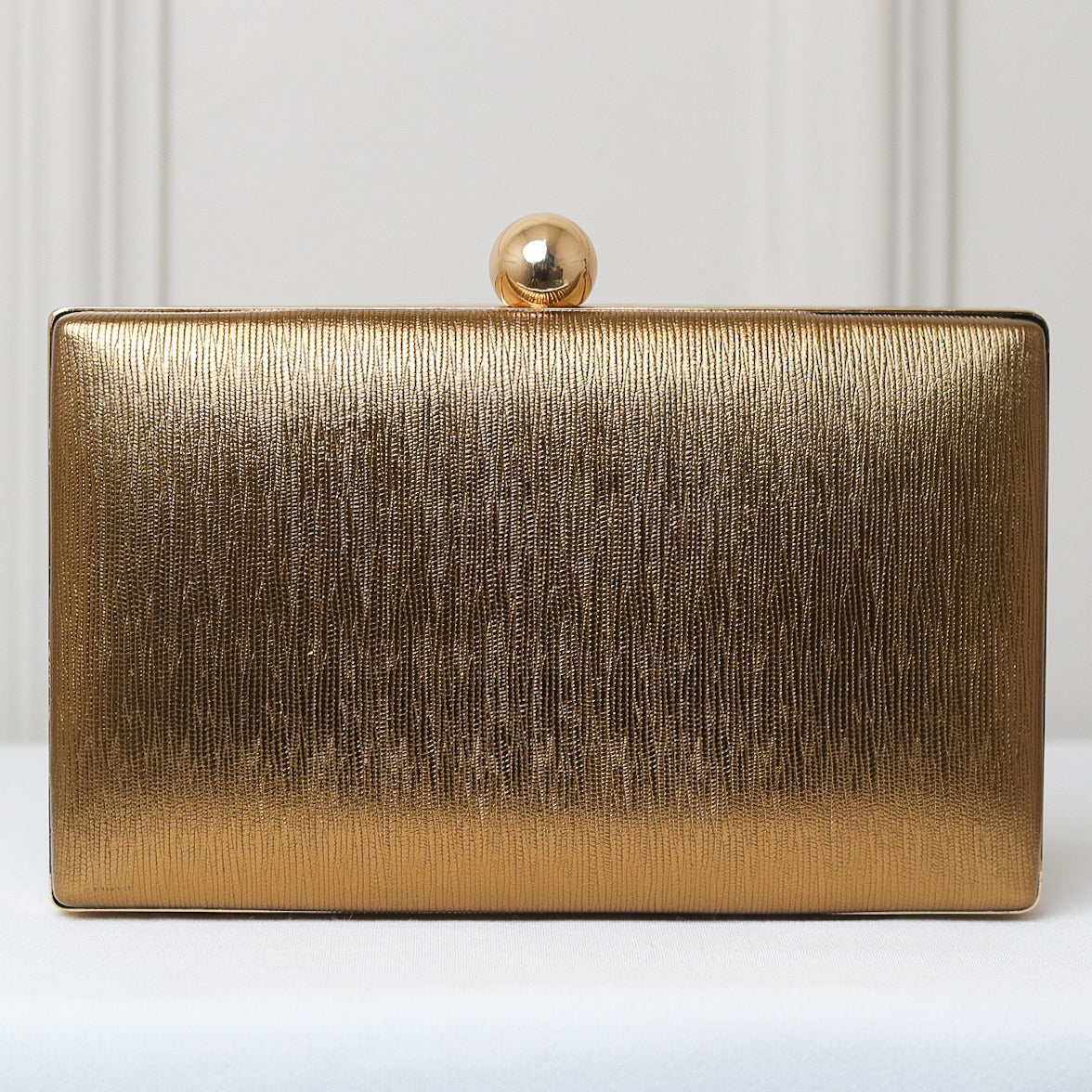 CLUTCH TEXTURA LINHAS FORMATO RETANGULAR FECHO ESFERA