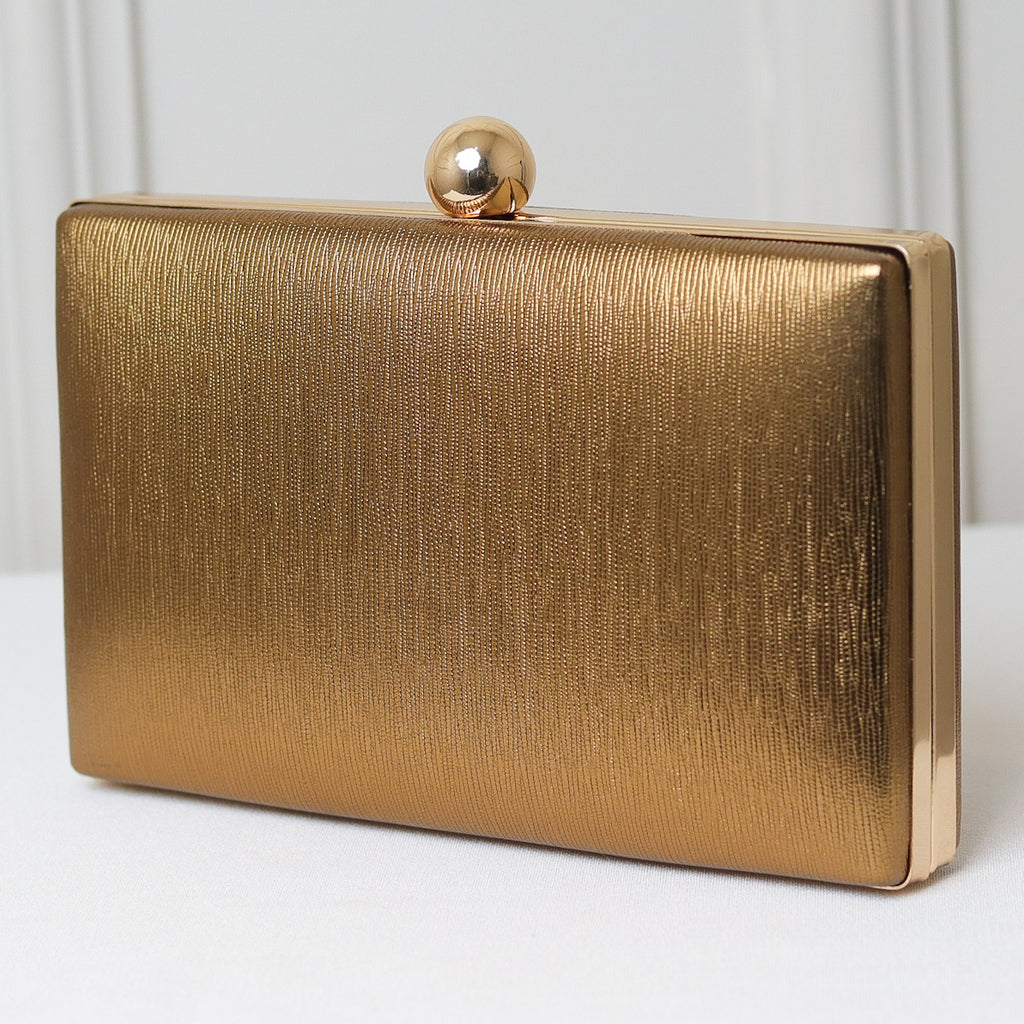CLUTCH TEXTURA LINHAS FORMATO RETANGULAR FECHO ESFERA
