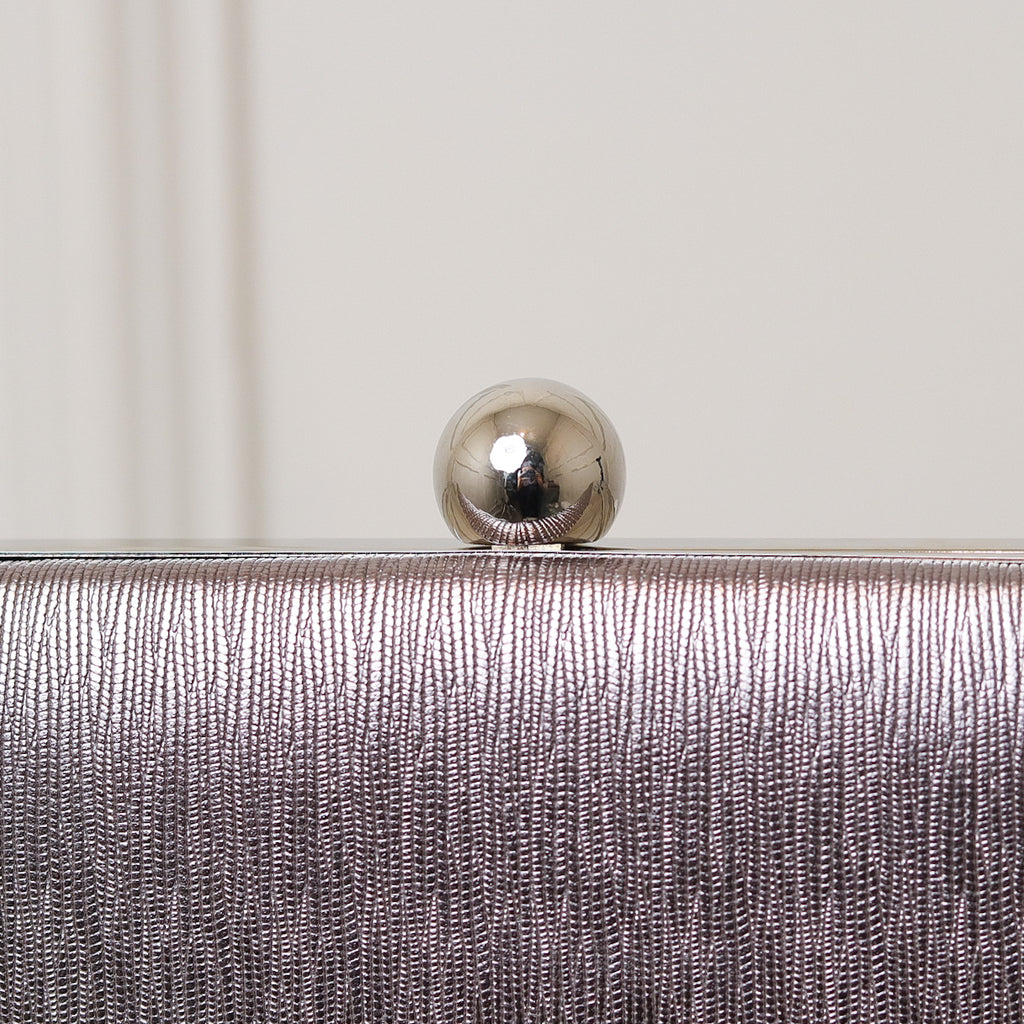 CLUTCH TEXTURA LINHAS FORMATO RETANGULAR FECHO ESFERA
