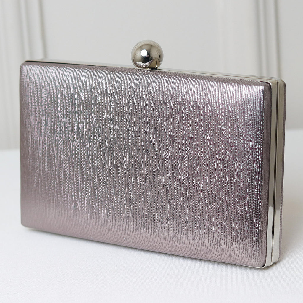 CLUTCH TEXTURA LINHAS FORMATO RETANGULAR FECHO ESFERA