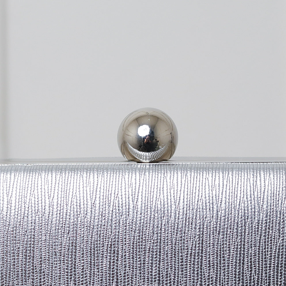 CLUTCH TEXTURA LINHAS FORMATO RETANGULAR FECHO ESFERA