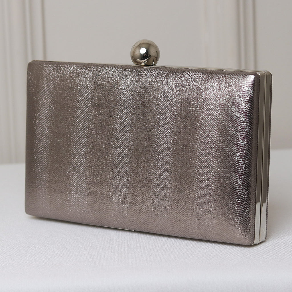 CLUTCH TEXTURA LINHAS FORMATO RETANGULAR FECHO ESFERA