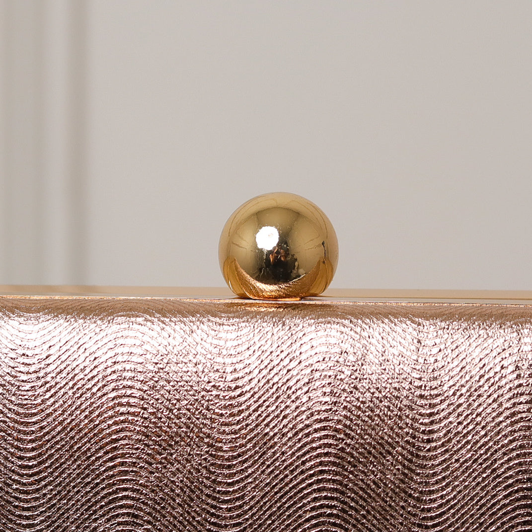 CLUTCH TEXTURA LINHAS FORMATO RETANGULAR FECHO ESFERA