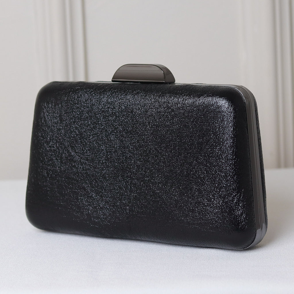 CLUTCH TEXTURA BRILHO CRAQUELADA FORMATO RETANGULAR FECHO RETO