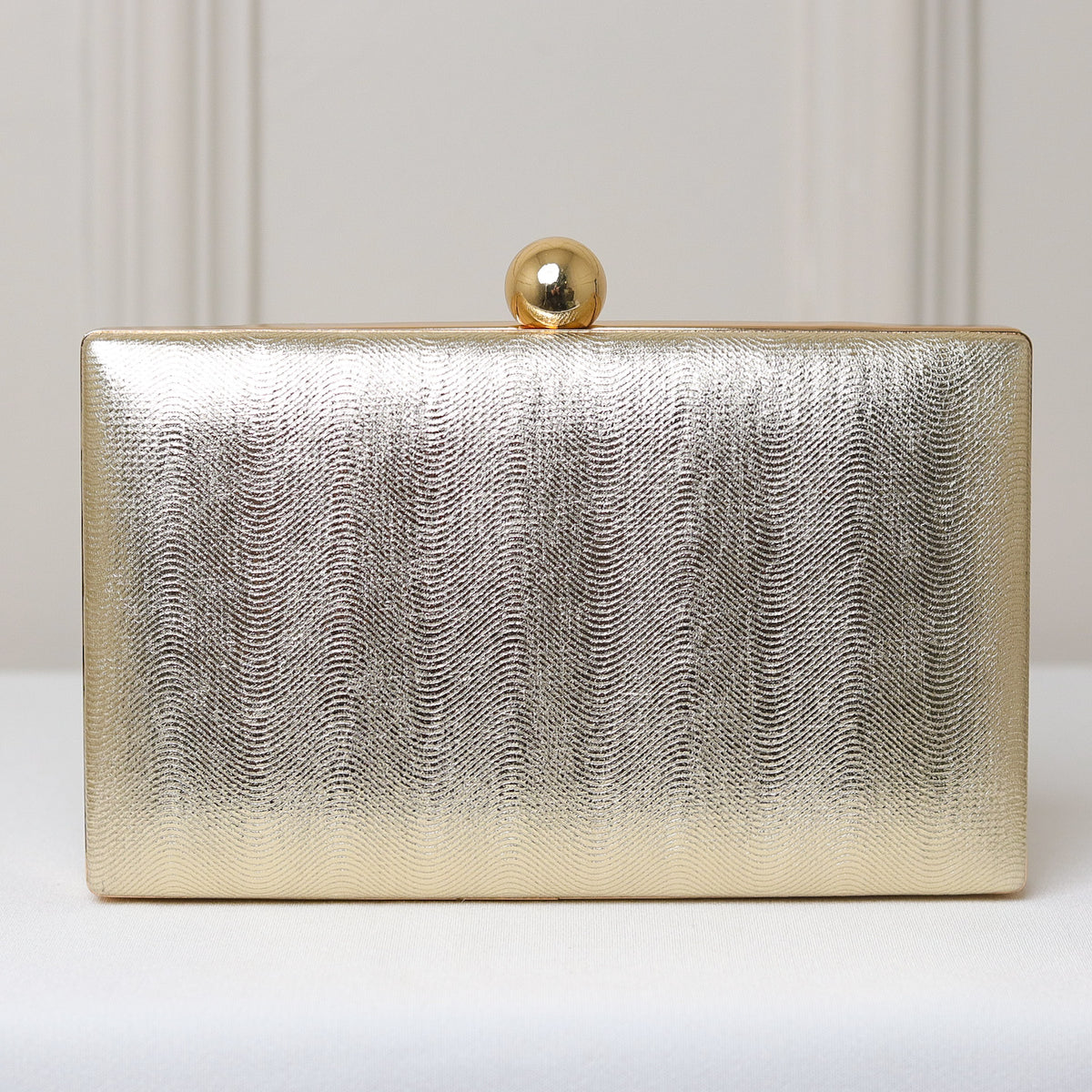 CLUTCH TEXTURA LINHAS FORMATO RETANGULAR FECHO ESFERA