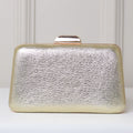CLUTCH TEXTURA BRILHO CRAQUELADA FORMATO RETANGULAR FECHO RETO
