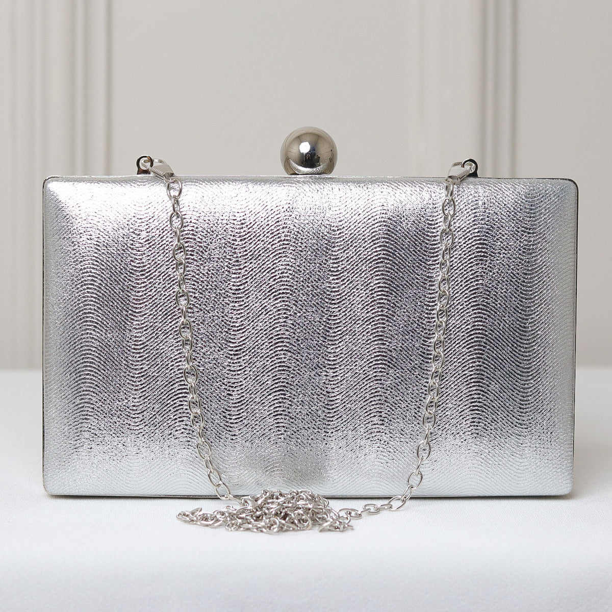 CLUTCH TEXTURA LINHAS FORMATO RETANGULAR FECHO ESFERA