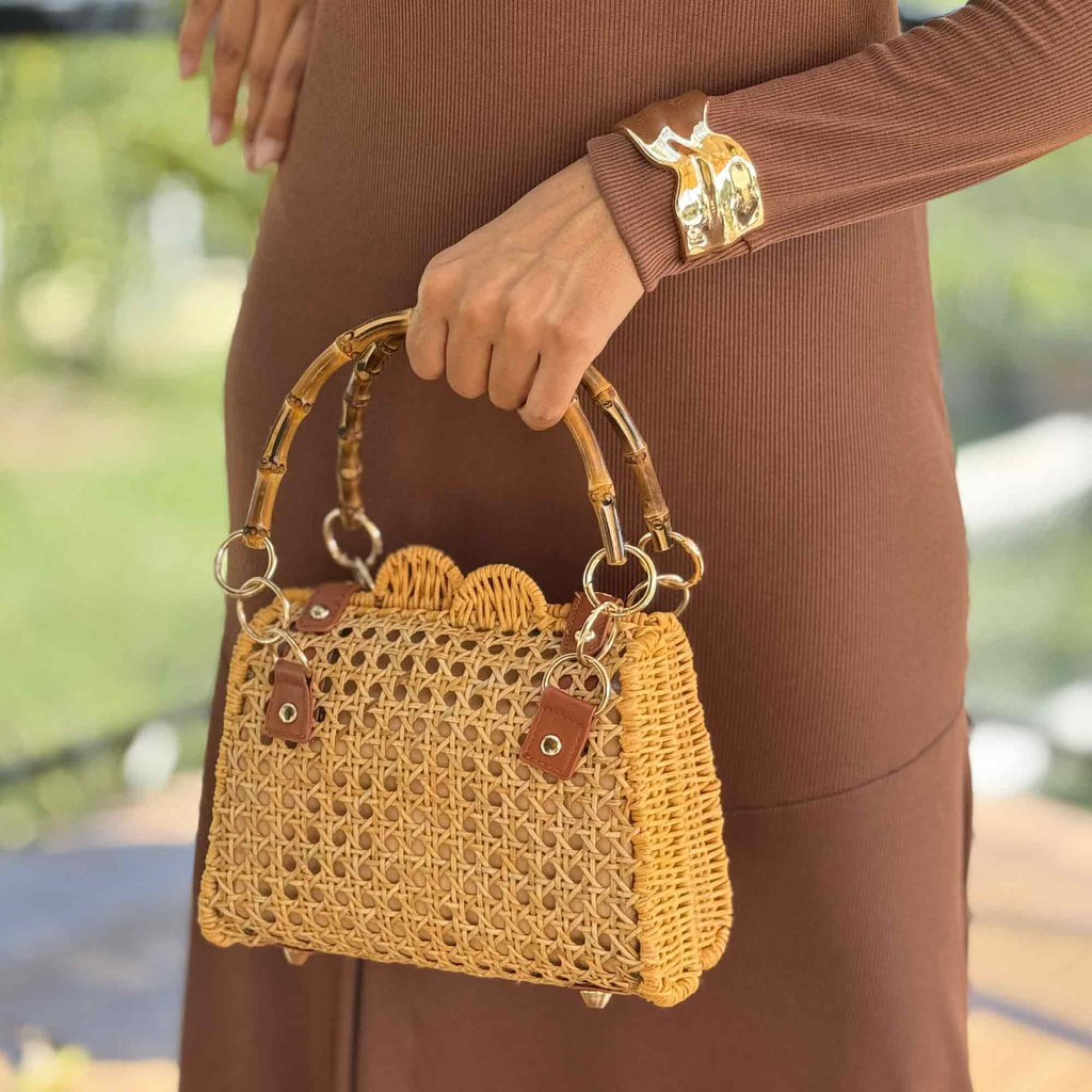 CLUTCH NUDE TRAMA ALÇA BAMBU FORMATO RETANGULAR