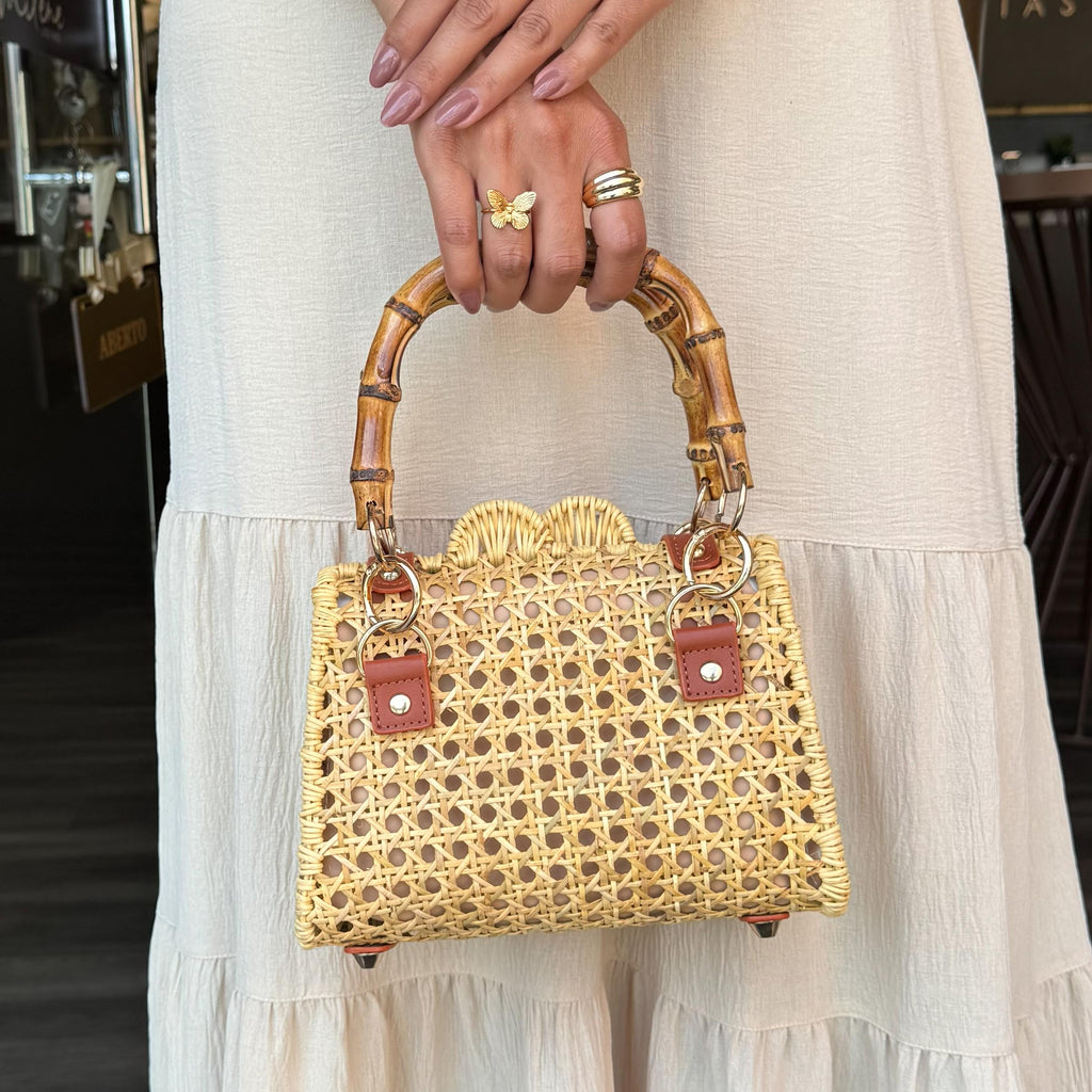 CLUTCH NUDE TRAMA ALÇA BAMBU FORMATO RETANGULAR